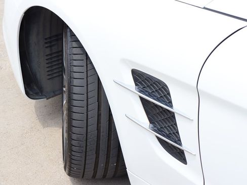 Used 2017 Mercedes-Benz SL 550 w/ Driver Assistance Package image 51