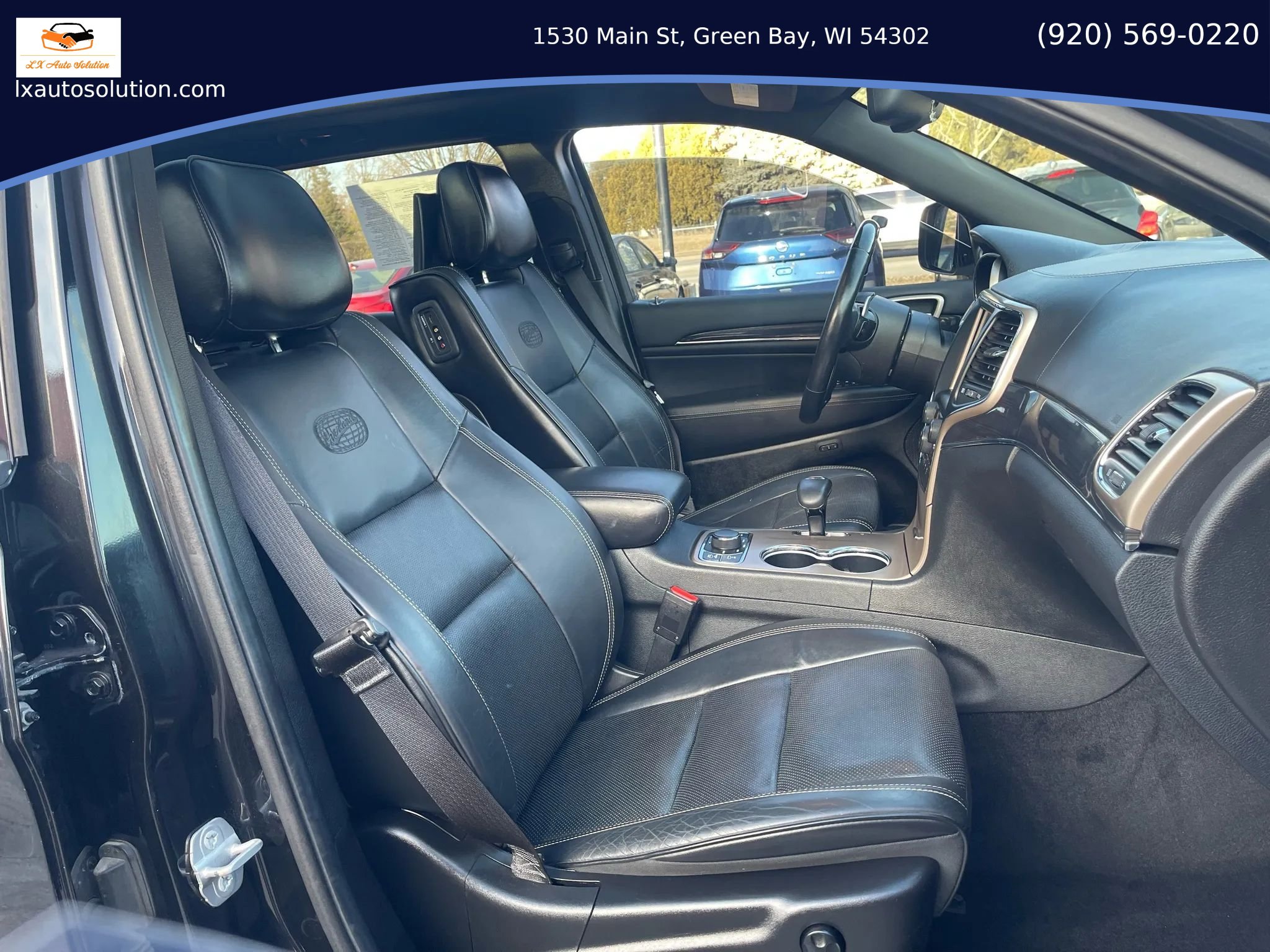 Used 2014 Jeep Grand Cherokee Overland w/ Advanced Technology Group AWD/4WD image 22