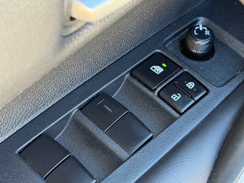 Used 2020 Toyota Corolla SE FWD image 20