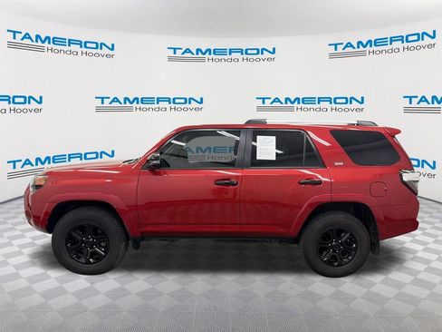 Used 2022 Toyota 4Runner SR5 Premium w/ Moonroof Package AWD/4WD image 2