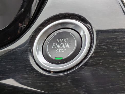 Used 2023 Cadillac XT6 Premium Luxury w/ Technology Package image 32