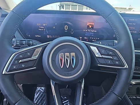 Certified 2025 Buick Envision Preferred AWD/4WD image 23