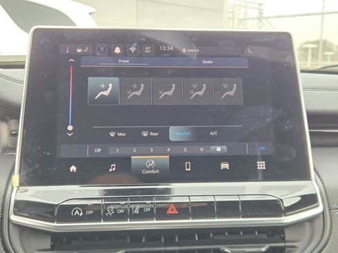 New 2026 Jeep Compass Latitude image 10