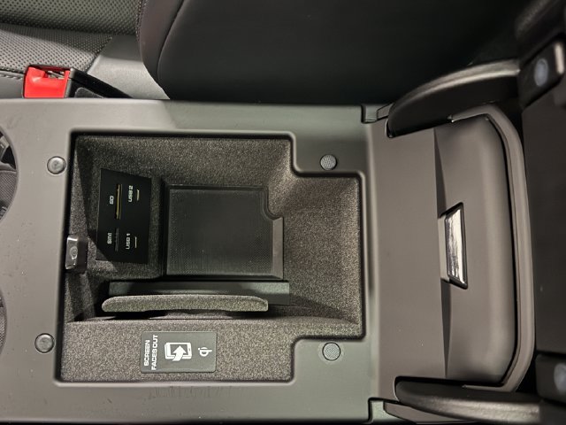 Certified 2024 Porsche Macan AWD/4WD image 23