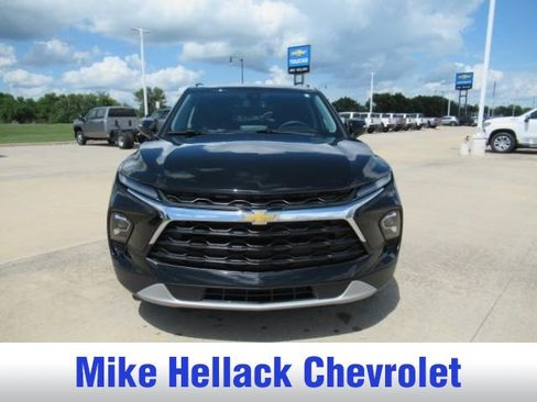 Used 2024 Chevrolet Blazer LT FWD image 2