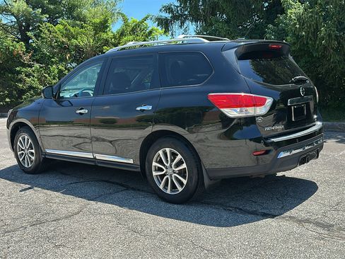 Used 2015 Nissan Pathfinder SL w/ SL Premium Package AWD/4WD image 8