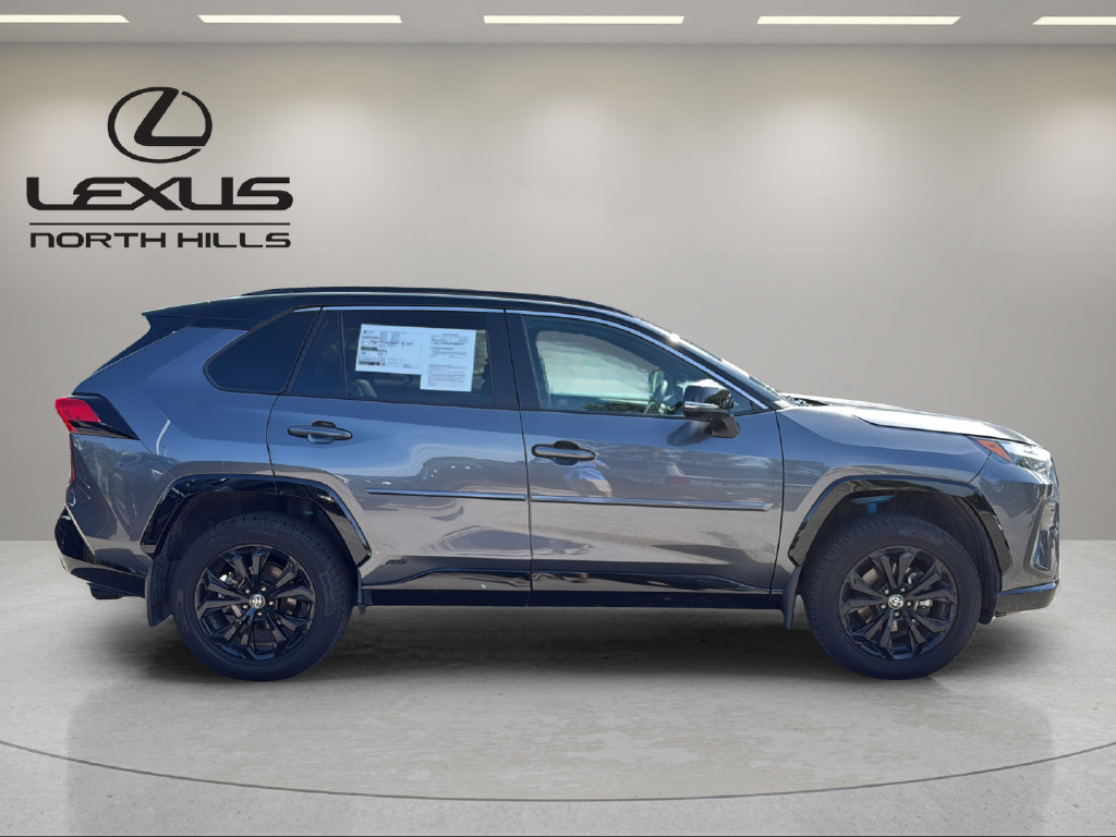 Used 2024 Toyota RAV4 XSE w/ Advanced Technology Package AWD/4WD image 5