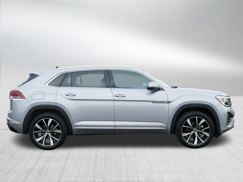 Certified 2025 Volkswagen Atlas Cross Sport SEL Premium R-Line image 8