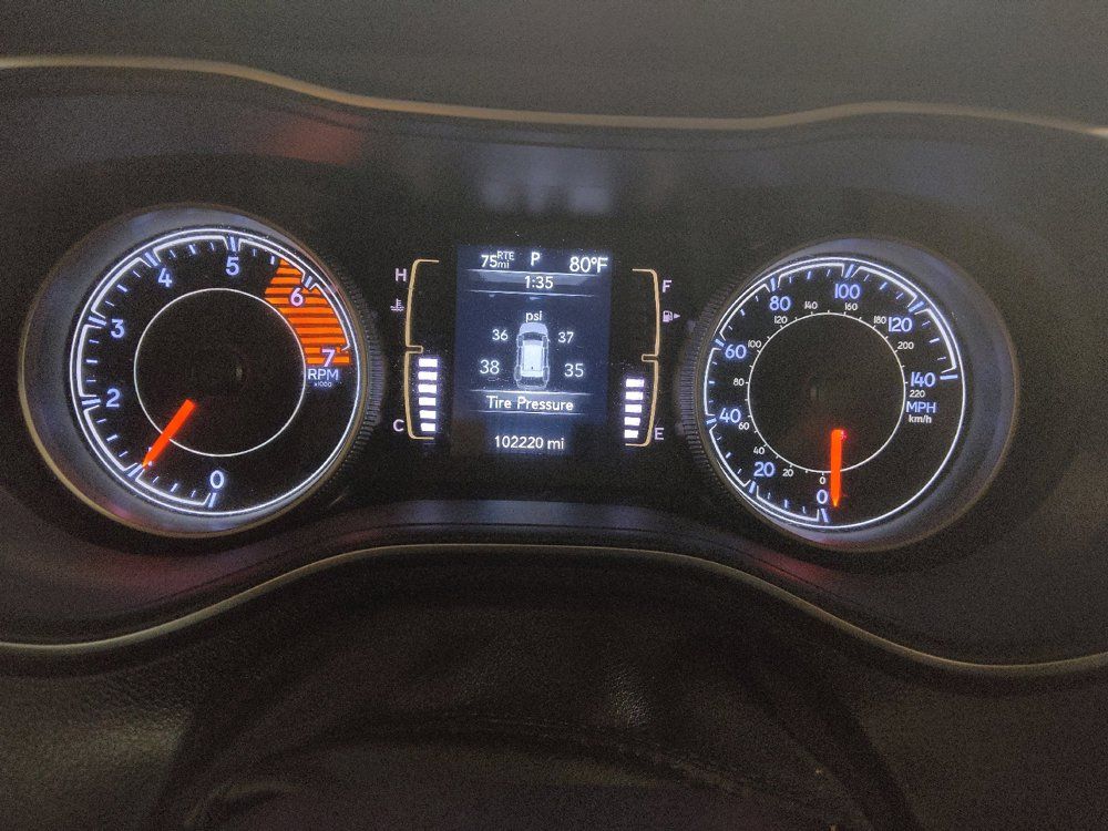 Used 2019 Jeep Cherokee Latitude Plus AWD/4WD image 23