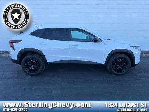 Used 2024 Chevrolet Trax LS image 6