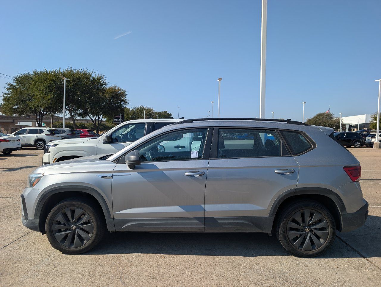 Used 2024 Volkswagen Taos S FWD image 3