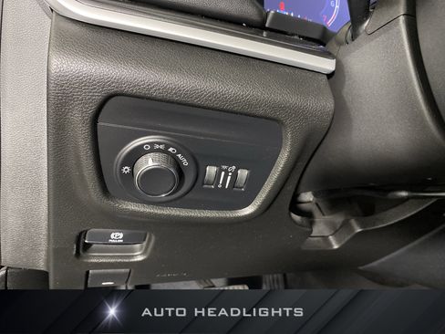 Used 2023 Jeep Grand Cherokee Altitude image 25