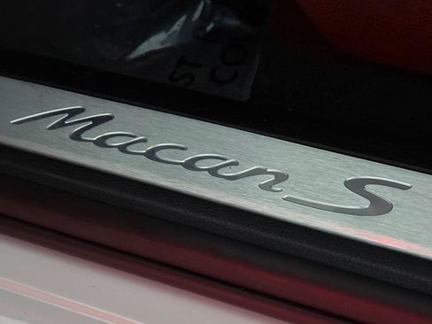Used 2019 Porsche Macan S AWD/4WD image 18