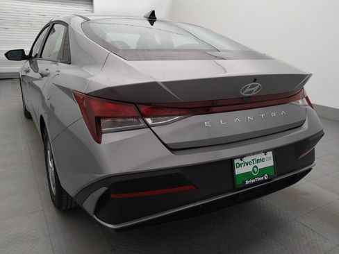 Used 2025 Hyundai Elantra SE FWD image 5