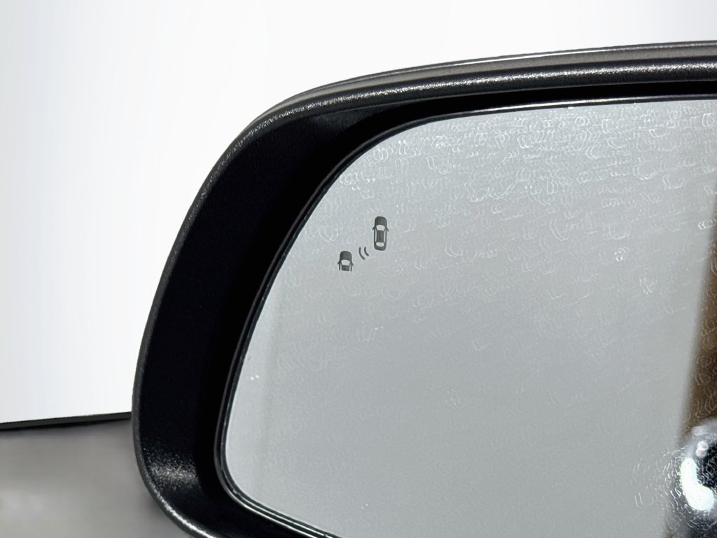 Used 2025 Hyundai Venue SEL FWD image 17