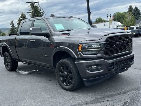 Used 2022 RAM 3500 Limited AWD/4WD image 3