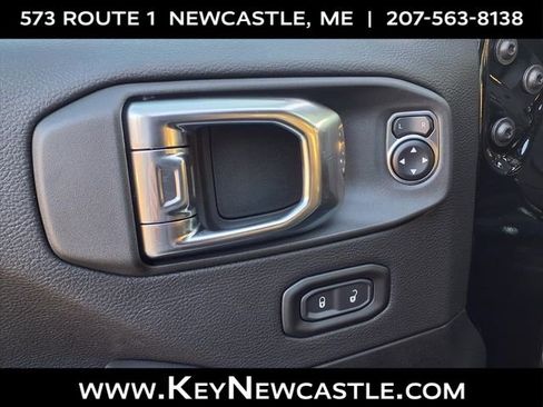 New 2026 Jeep Wrangler Unlimited Sahara AWD/4WD image 8
