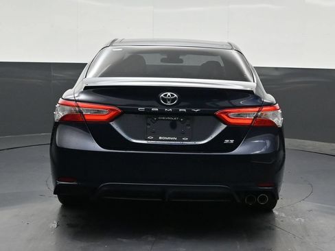 Used 2018 Toyota Camry SE w/ Moonroof Package FWD image 4