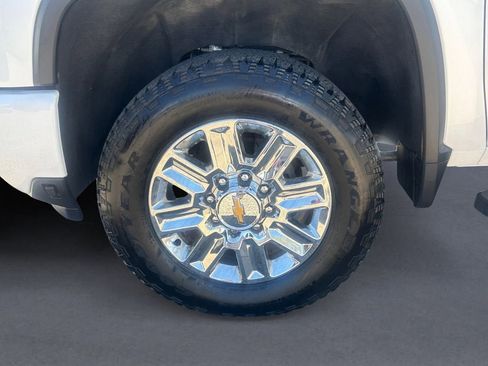 Used 2024 Chevrolet Silverado 3500 High Country w/ High Country Premium Package AWD/4WD image 9