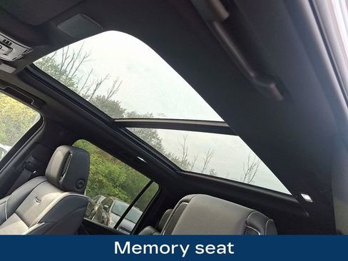 Used 2024 Cadillac Escalade ESV Premium Luxury image 19