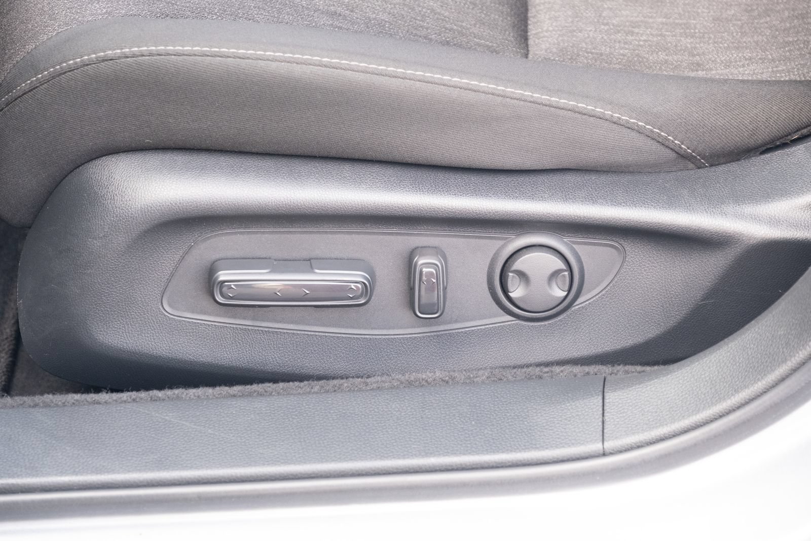 Used 2023 Honda Accord EX image 11
