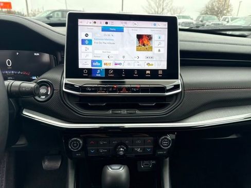 Used 2024 Jeep Compass Trailhawk w/ Trailhawk Elite Group image 19