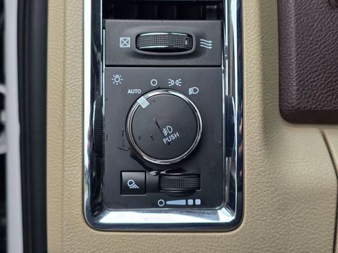 Used 2015 RAM 3500 Laramie Longhorn image 31