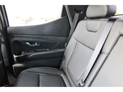 Certified 2025 Hyundai Santa Cruz SEL FWD image 13