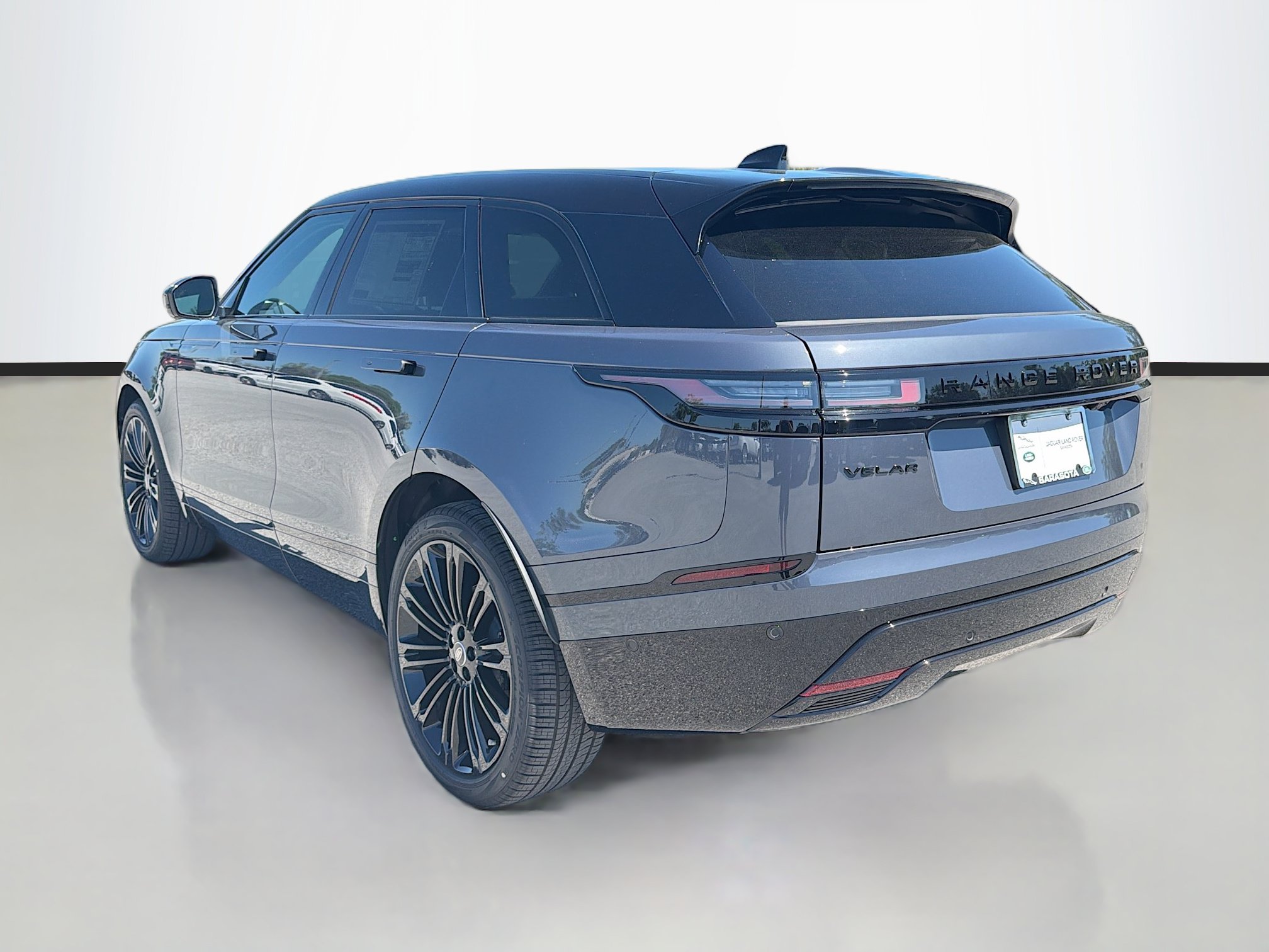 New 2026 Land Rover Range Rover Velar Dynamic SE AWD/4WD image 3