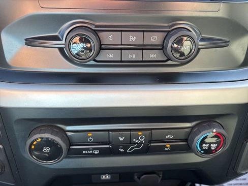 Used 2023 Ford F150 XLT image 38