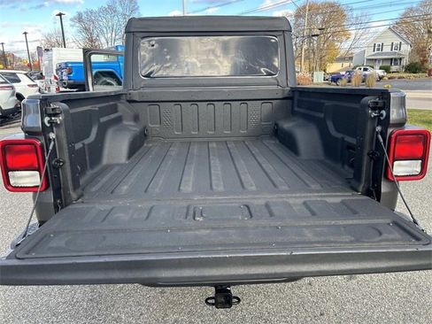 Used 2023 Jeep Gladiator Sport image 14