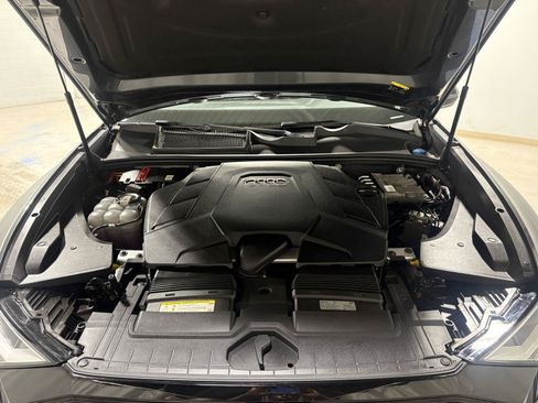 Used 2019 Audi Q8 Premium Plus AWD/4WD image 14
