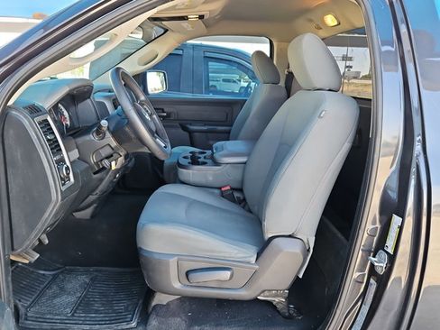 Used 2018 RAM 1500 Express RWD image 18