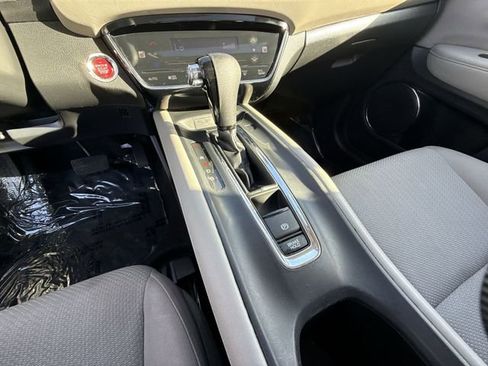 Used 2017 Honda HR-V EX image 21