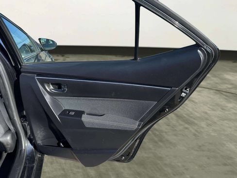 Used 2017 Toyota Corolla LE image 17