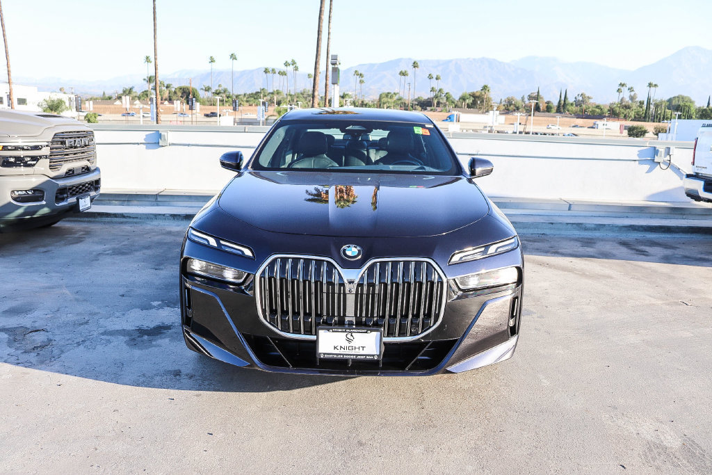 Used 2024 BMW 740i RWD image 3