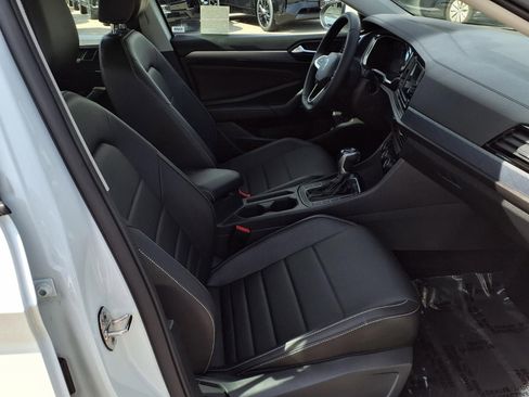 Certified 2022 Volkswagen Jetta SE image 27