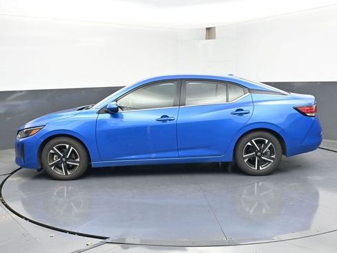 Used 2025 Nissan Sentra SV FWD image 4