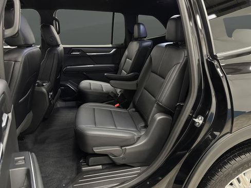 Used 2024 GMC Acadia Elevation w/ Trailering Package image 29