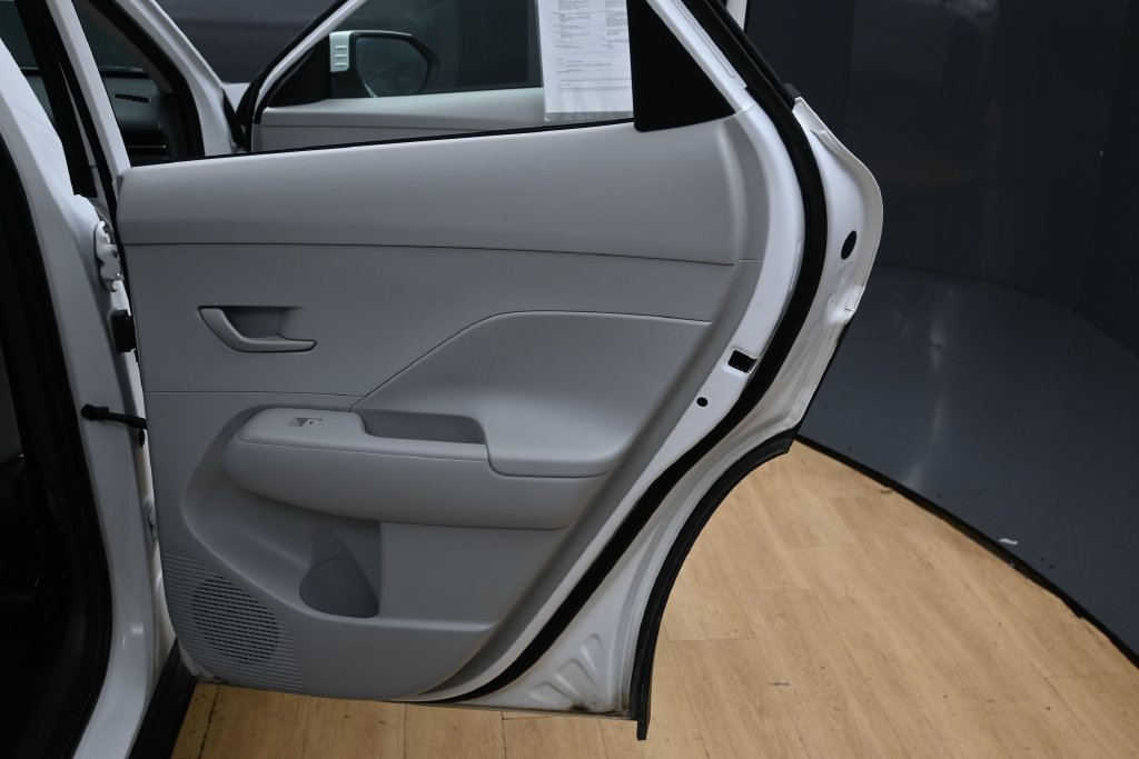 Used 2025 Hyundai Kona SEL AWD/4WD image 30