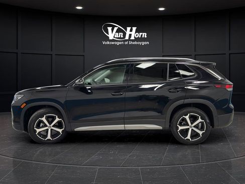 Used 2025 Volkswagen Tiguan SE image 6