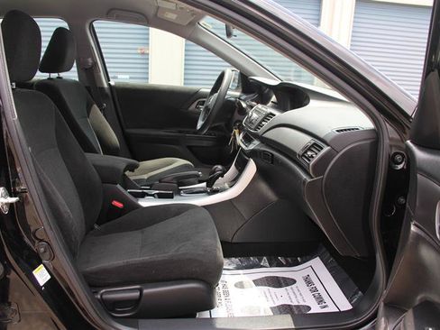 Used 2013 Honda Accord LX image 17