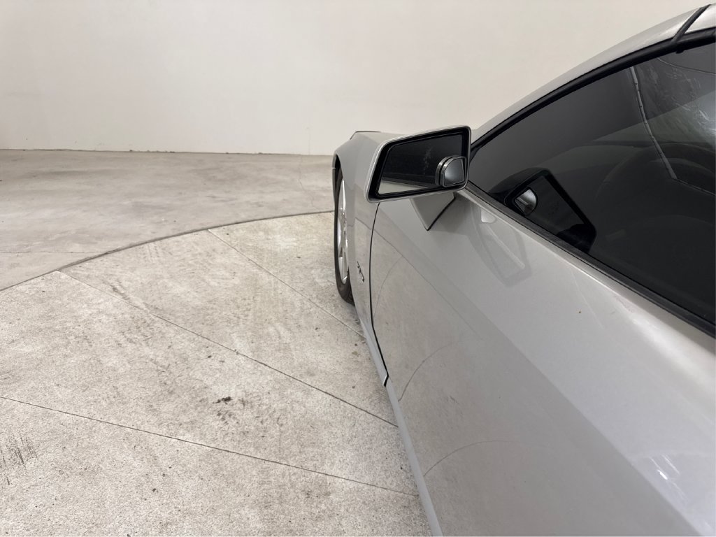 Used 2004 Cadillac XLR RWD image 20