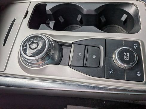 Used 2020 Ford Explorer XLT w/ Equipment Group 202A AWD/4WD image 24