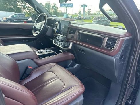Used 2024 Ford Expedition Limited RWD image 14