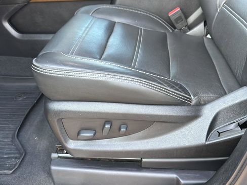 Used 2019 GMC Yukon Denali w/ Denali Ultimate Package image 29