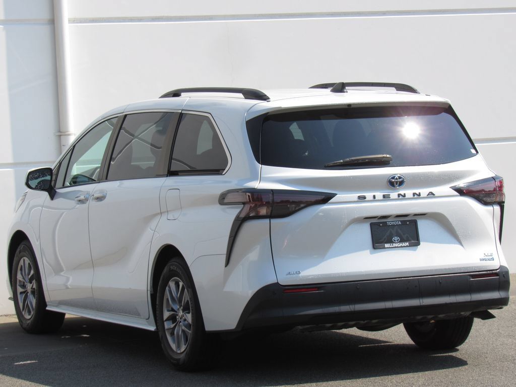 Certified 2023 Toyota Sienna XLE w/ XLE Plus Package AWD/4WD image 5