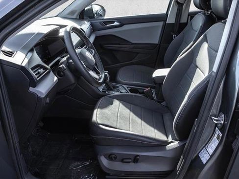 Used 2022 Volkswagen Taos SE image 11