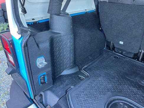 Used 2017 Jeep Wrangler Unlimited Sahara w/ Quick Order Package 24E Chief AWD/4WD image 56