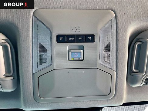 Used 2025 Toyota RAV4 XLE AWD/4WD image 34